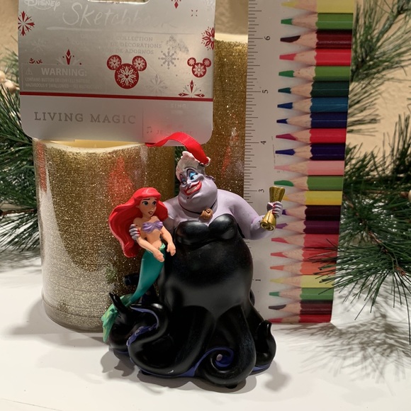 🎄Disney The Little Mermaid Ursula & Ariel Sketchbook Ornament plays music NWT - Picture 6 of 7